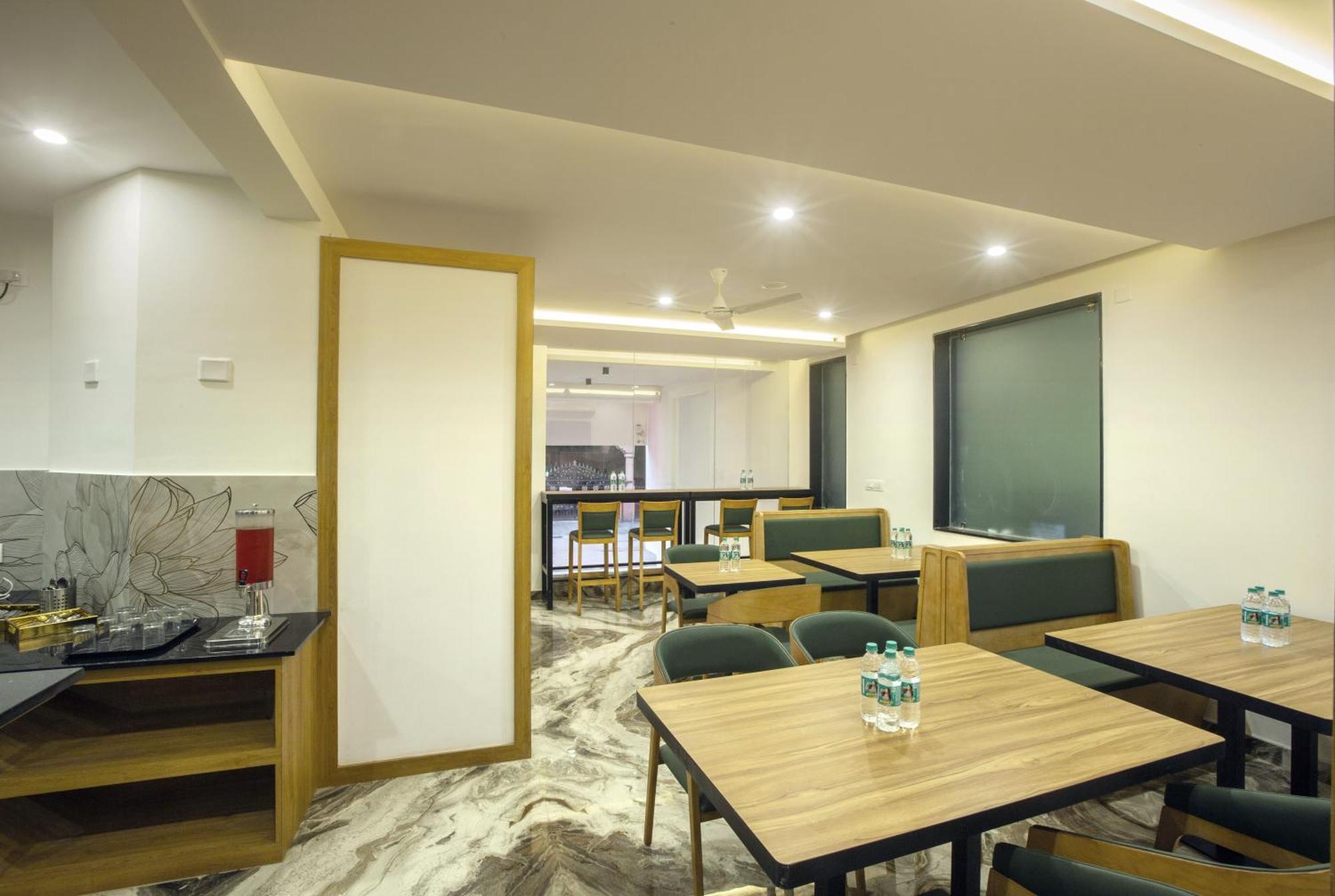 Hotel Sterling Plaza- Bangalore International Airport Dod Jala Екстериор снимка