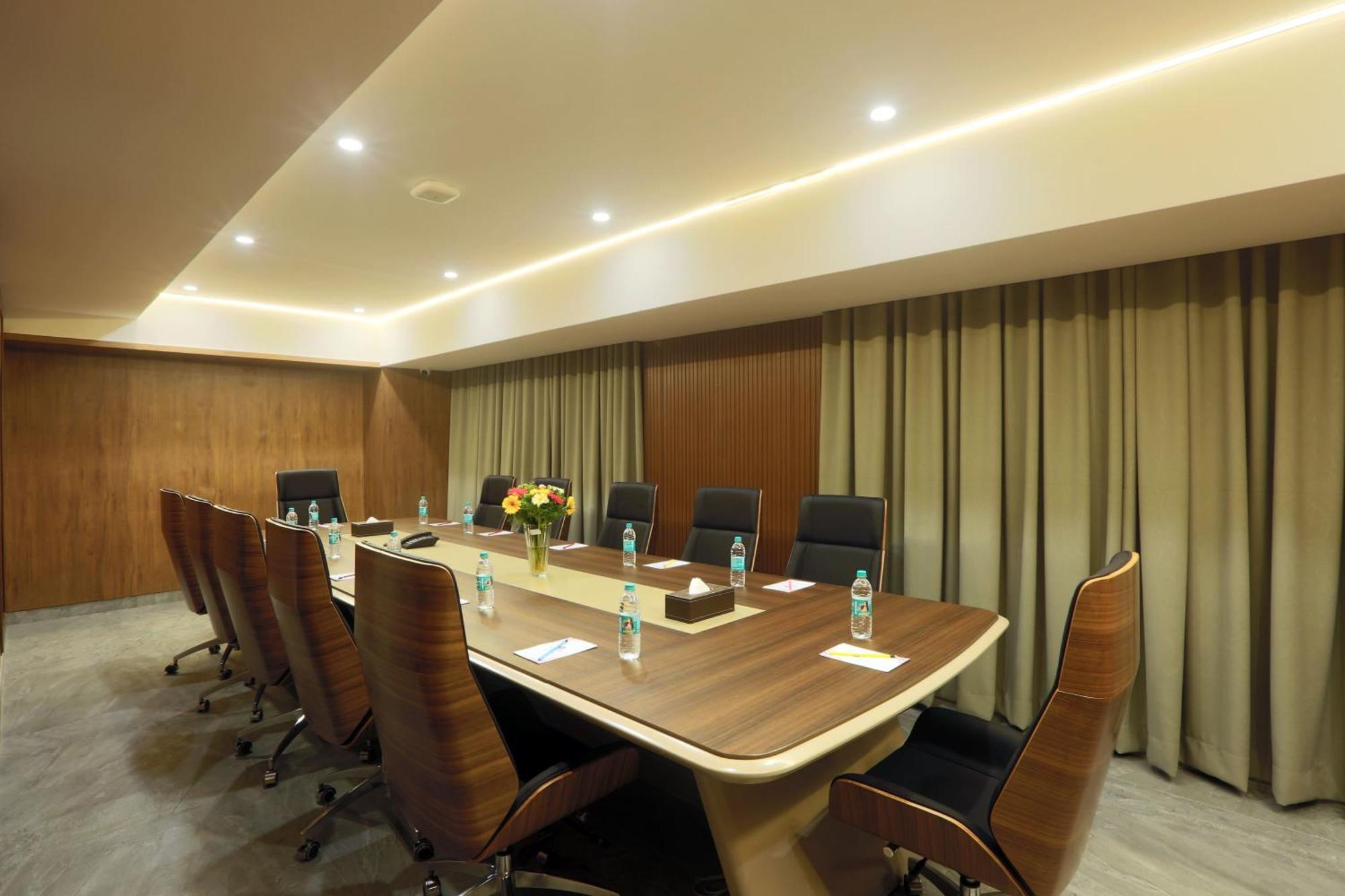 Hotel Sterling Plaza- Bangalore International Airport Dod Jala Екстериор снимка