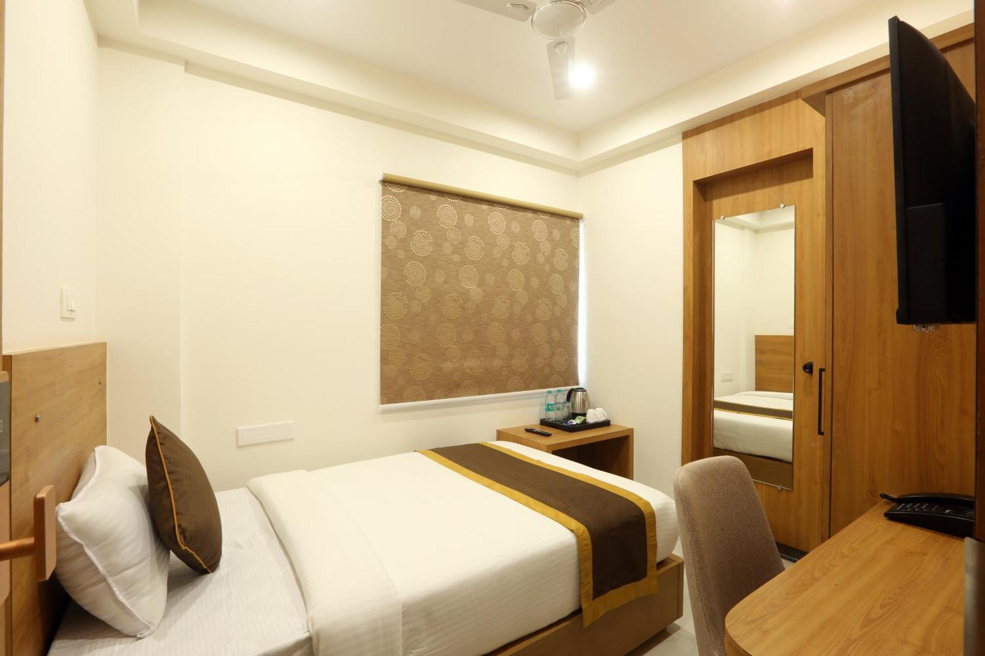 Hotel Sterling Plaza- Bangalore International Airport Dod Jala Екстериор снимка